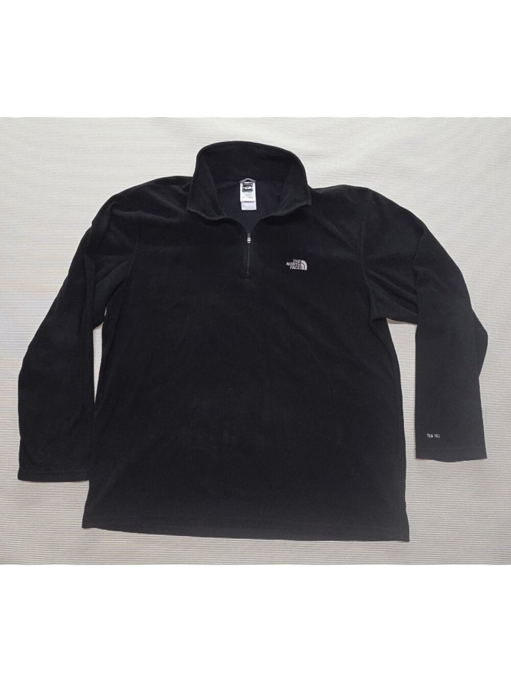 The North Face Men’s XL Black 1/4 Zip Fleece Jacket Stand-Up Collar